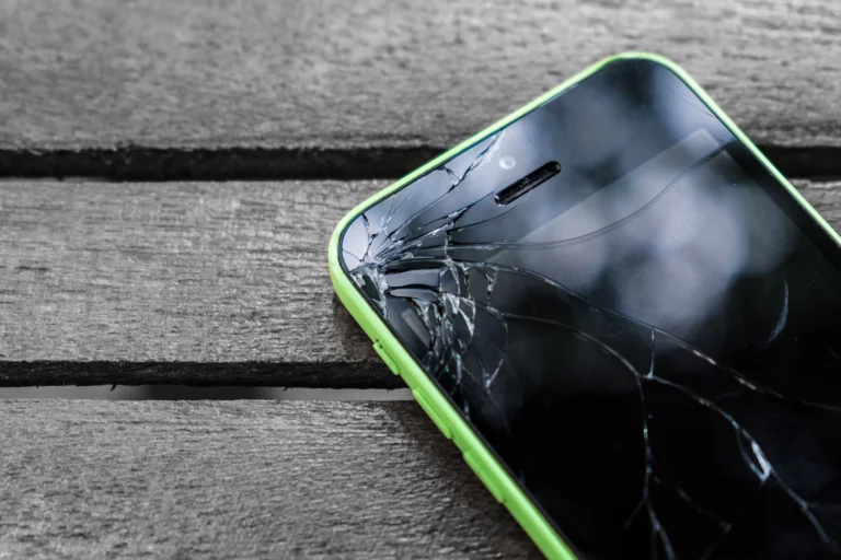 how to protect your mobile phone from physical damage
