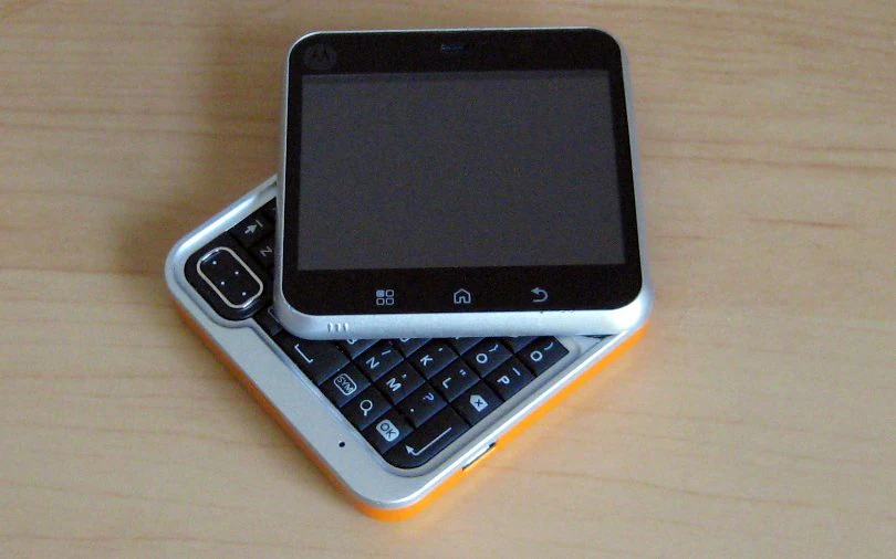 2010 - Motorola Flipout