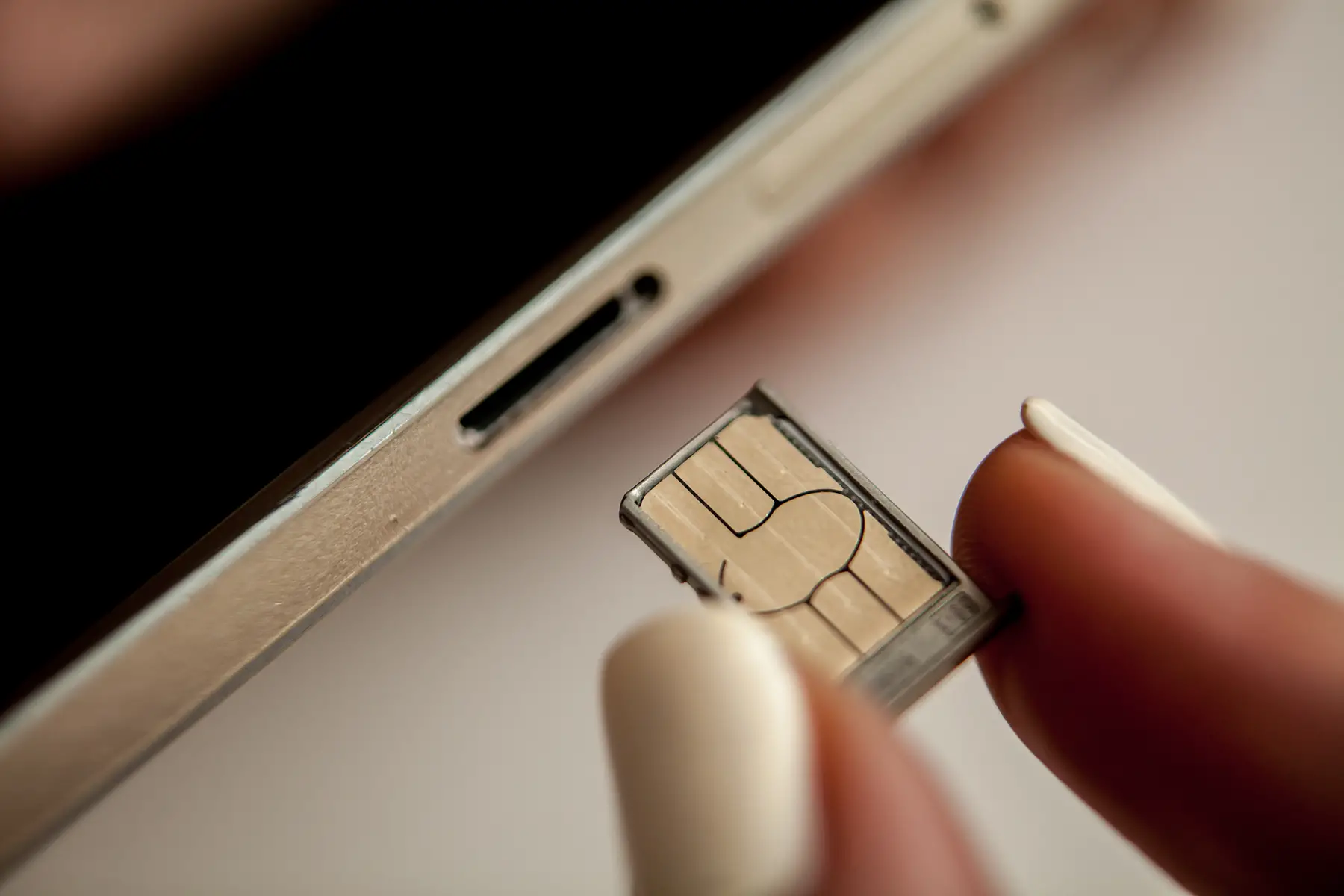 install-sim-card