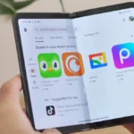 Google-Pixel-Fold-review-in-hand