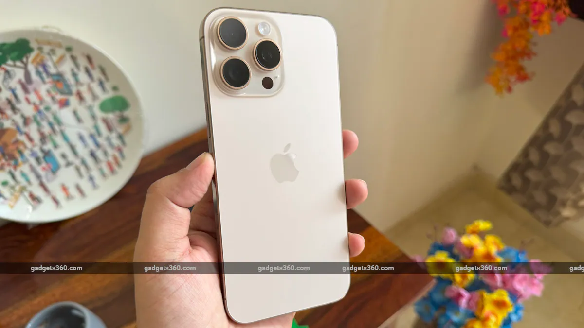 لا يعد iPhone 16 Pro Max هاتفًا صغيرًا بأي حال من الأحوال