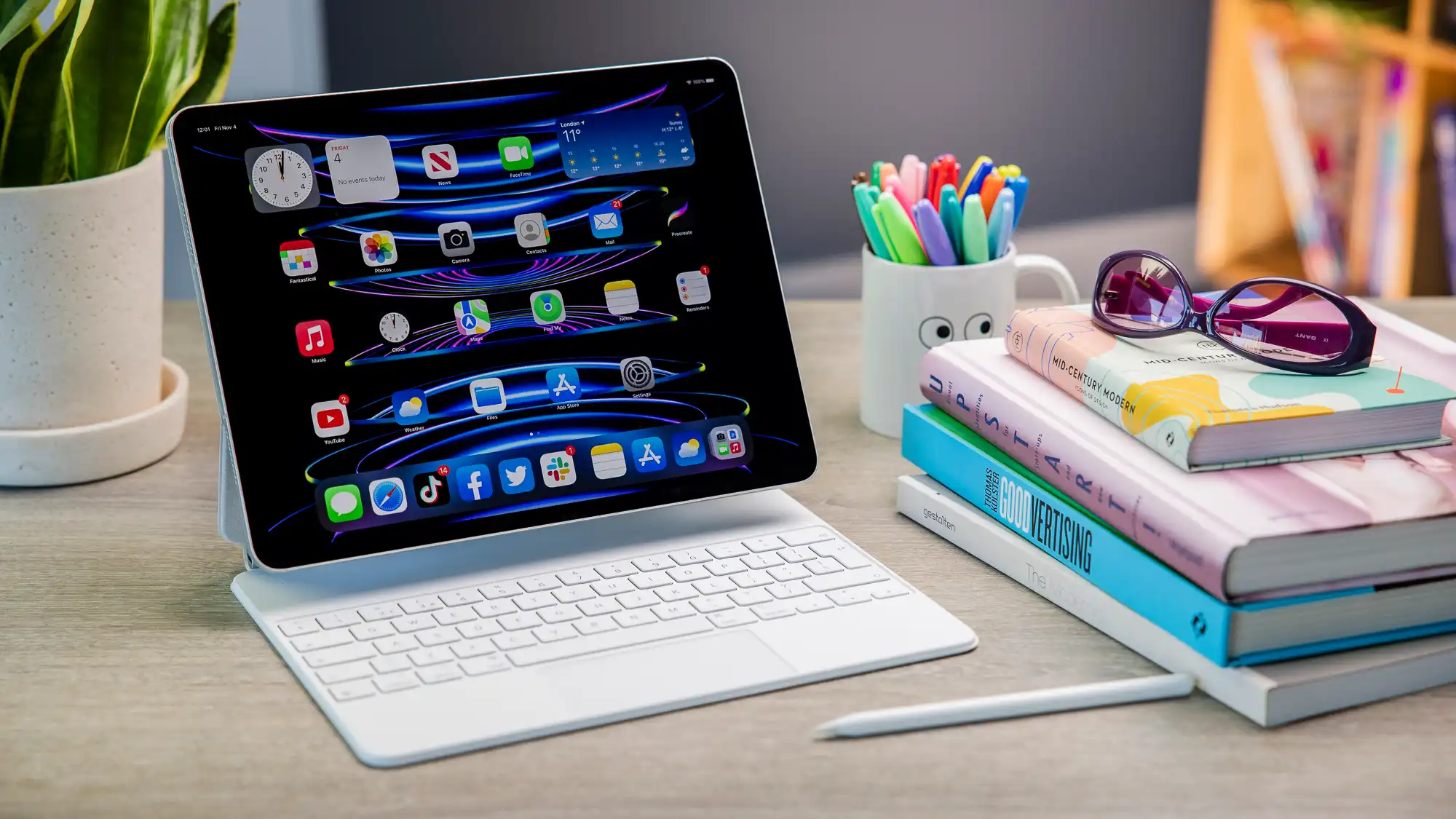 4. Apple iPad Pro 12.9in 2024 – أفضل جهاز لوحي للمبدعين