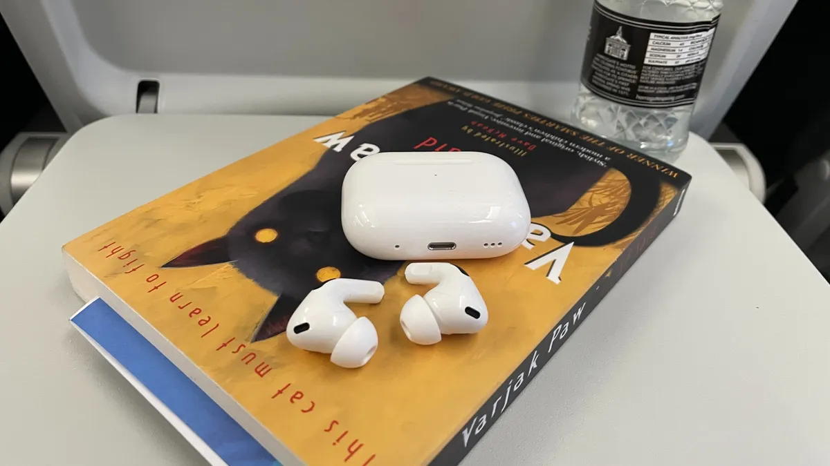 Sony WF 1000XM5 vs AirPods Pro 2 إلغاء الضوضاء