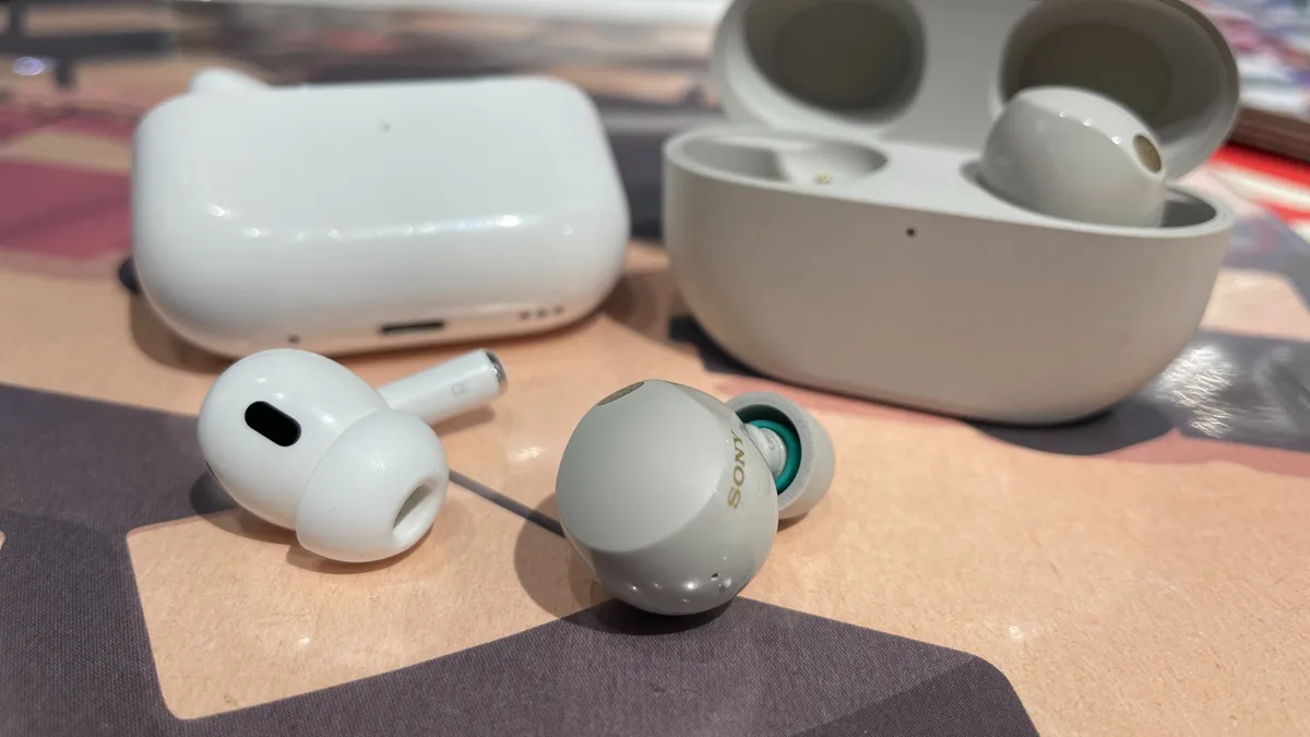 Sony WF 1000XM5 vs AirPods Pro 2 جودة المكالمات