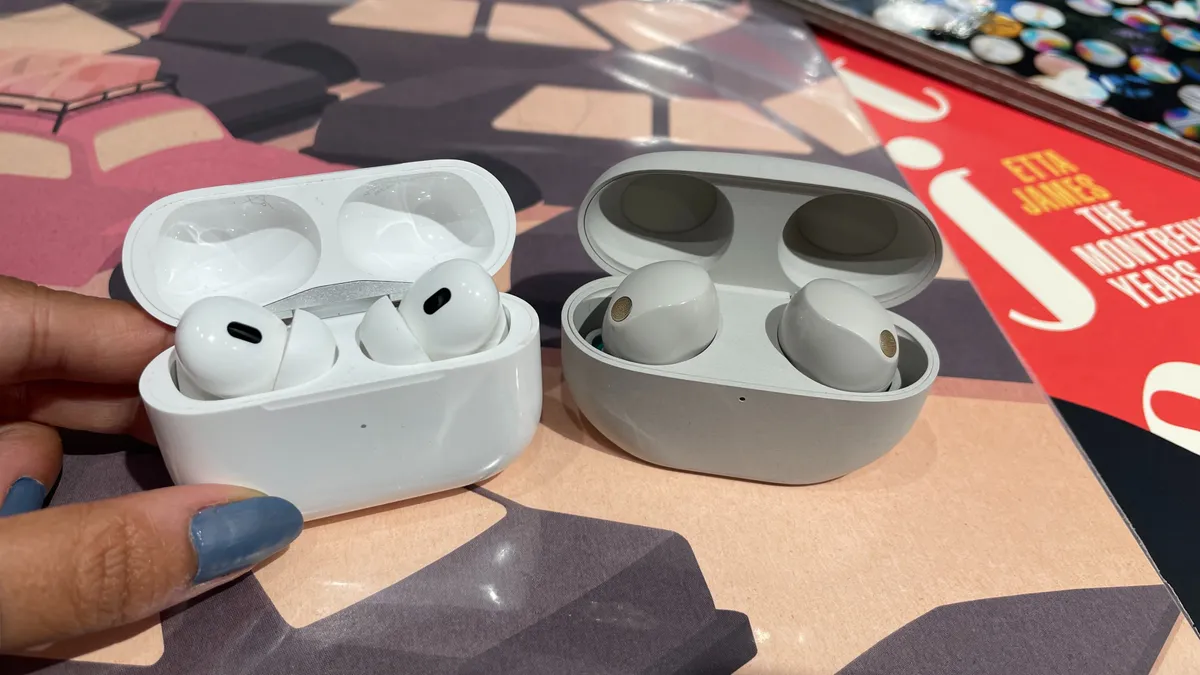 Sony WF 1000XM5 مقابل AirPods Pro 2 الحكم