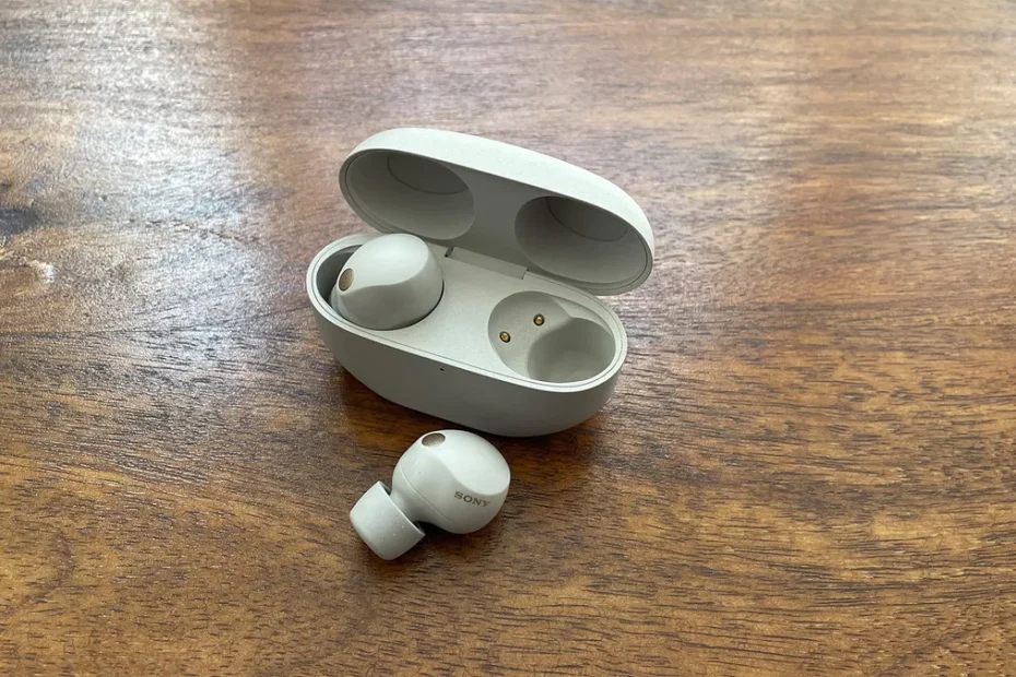 Sony WF 1000XM5 مقابل Apple AirPods Pro 2