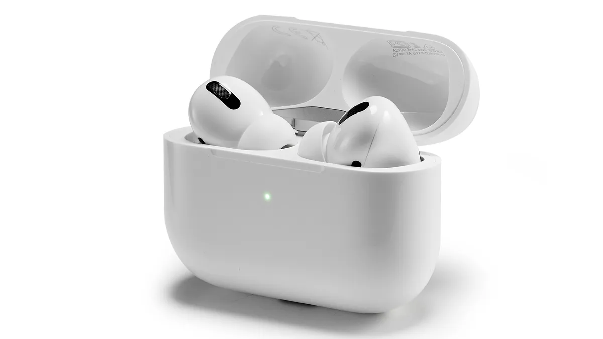 Sony WF 1000XM4 مقابل Apple AirPods Pro السعر