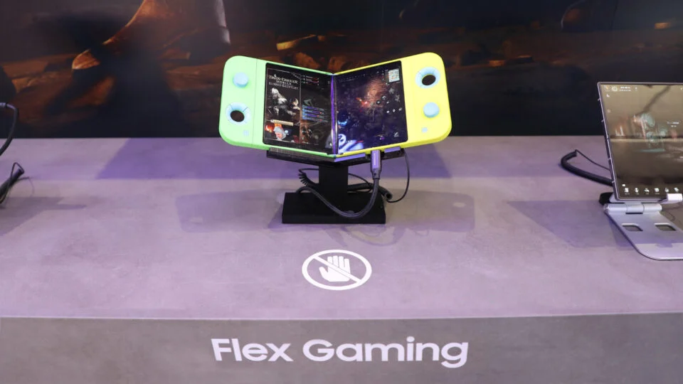Samsung Display Flex Gaming At MWC 2025 960x540 1 1
