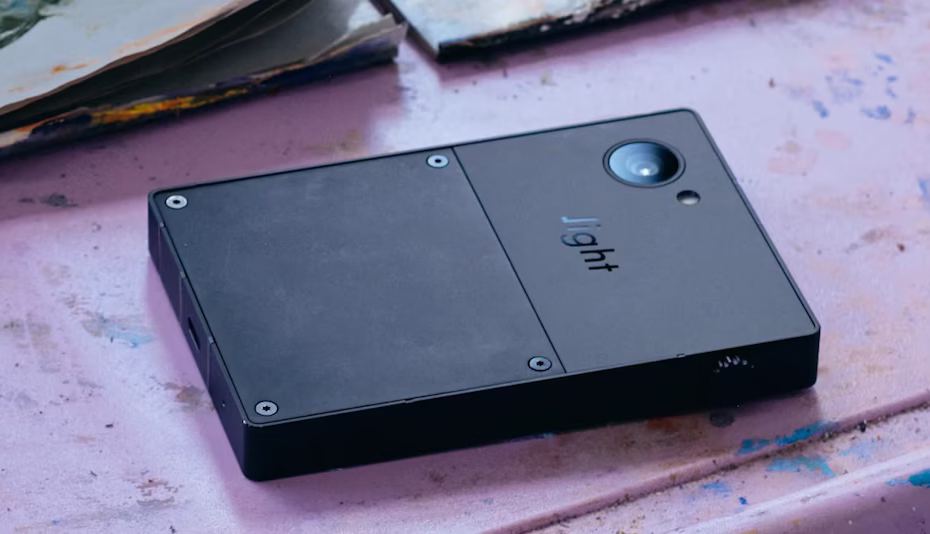 Light Phone 3