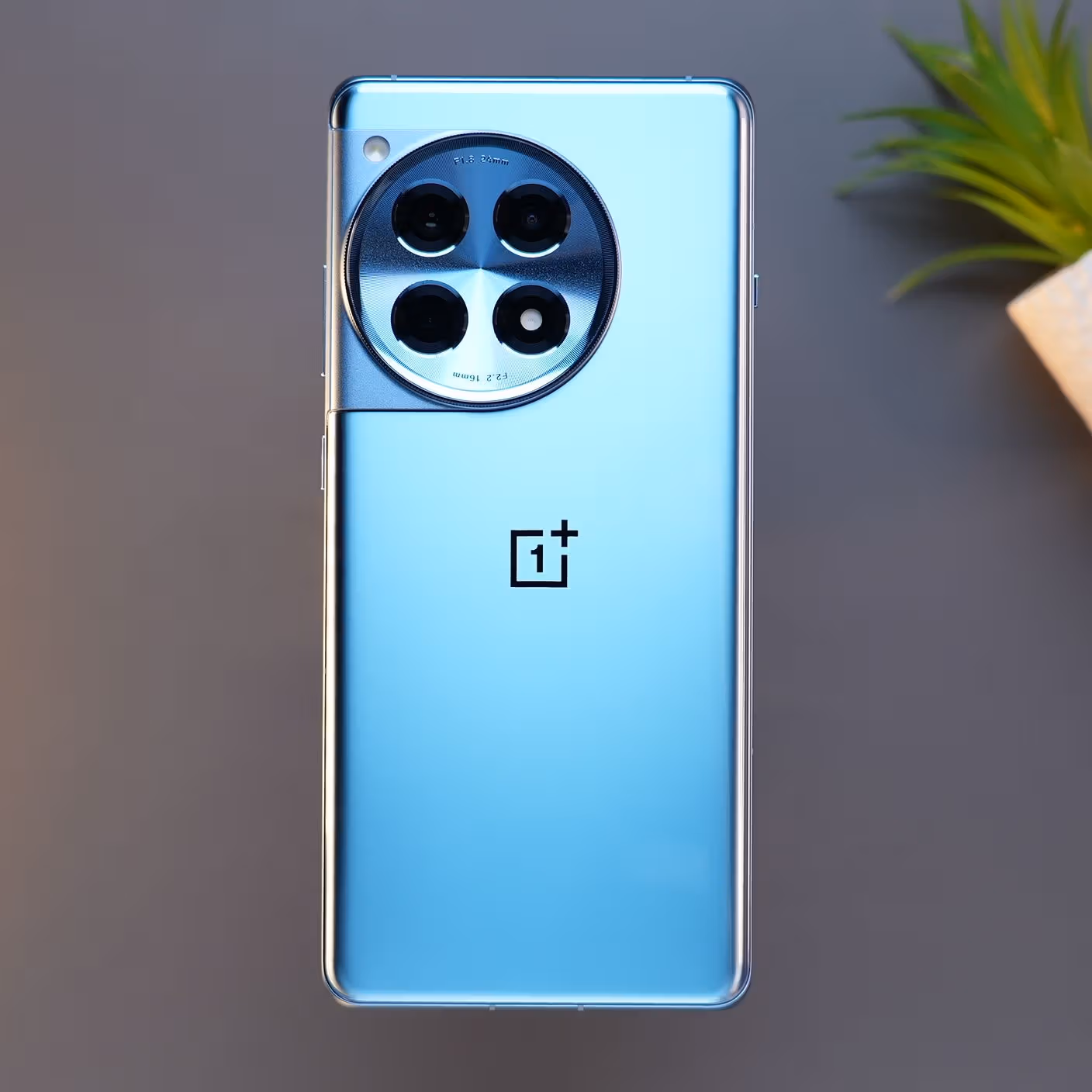 oneplus 12r design
