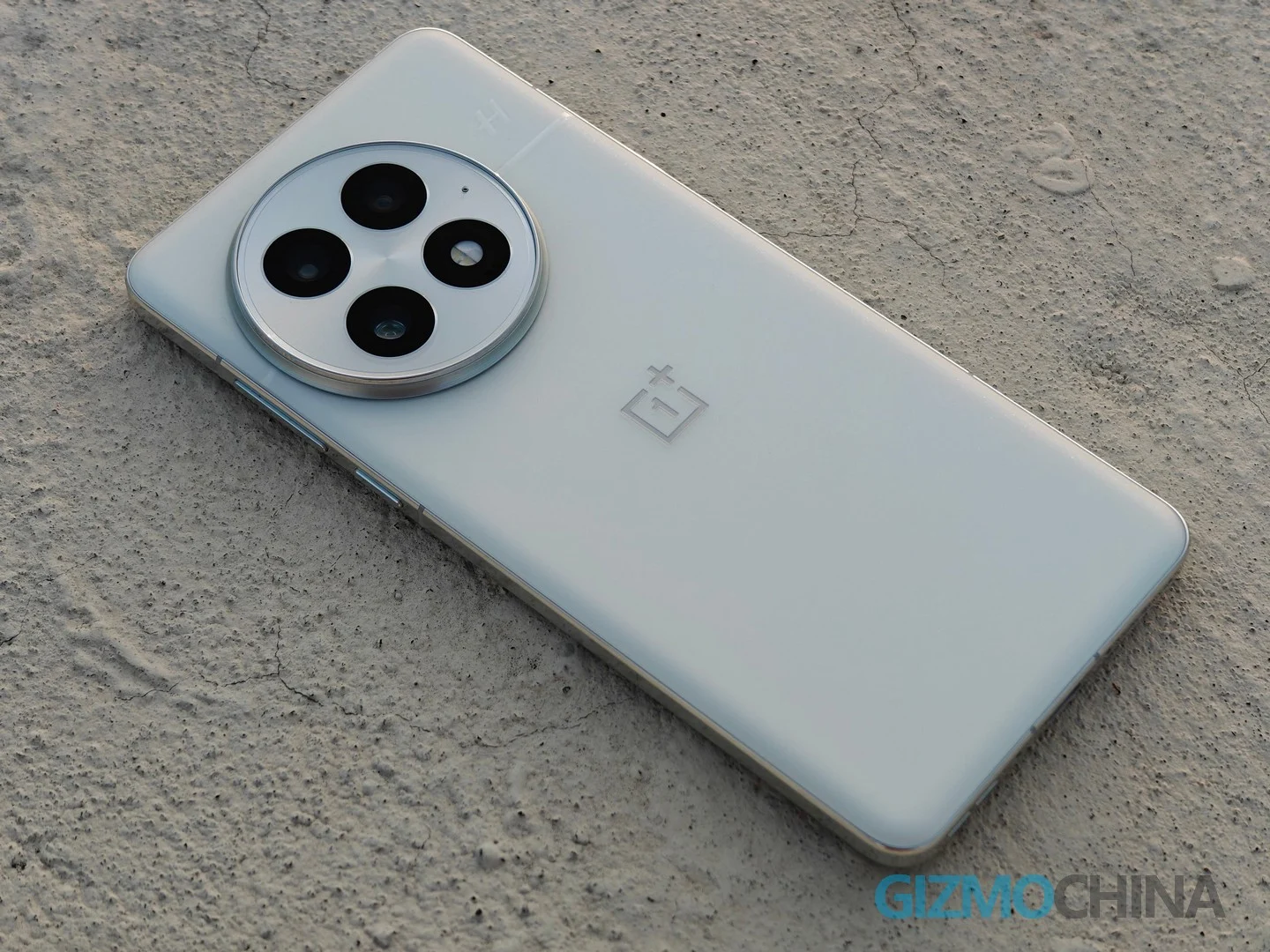 OnePlus 13 Review GizmoChina 04