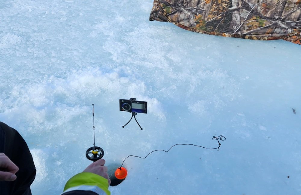 Galaxy S23 Ultra survives ice cold water