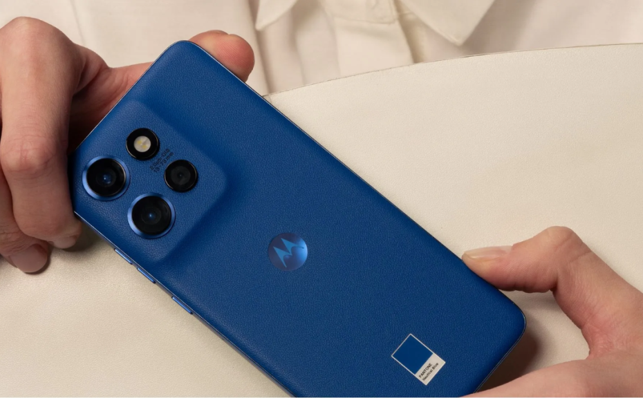 Motorola Android 16 ineligible phones