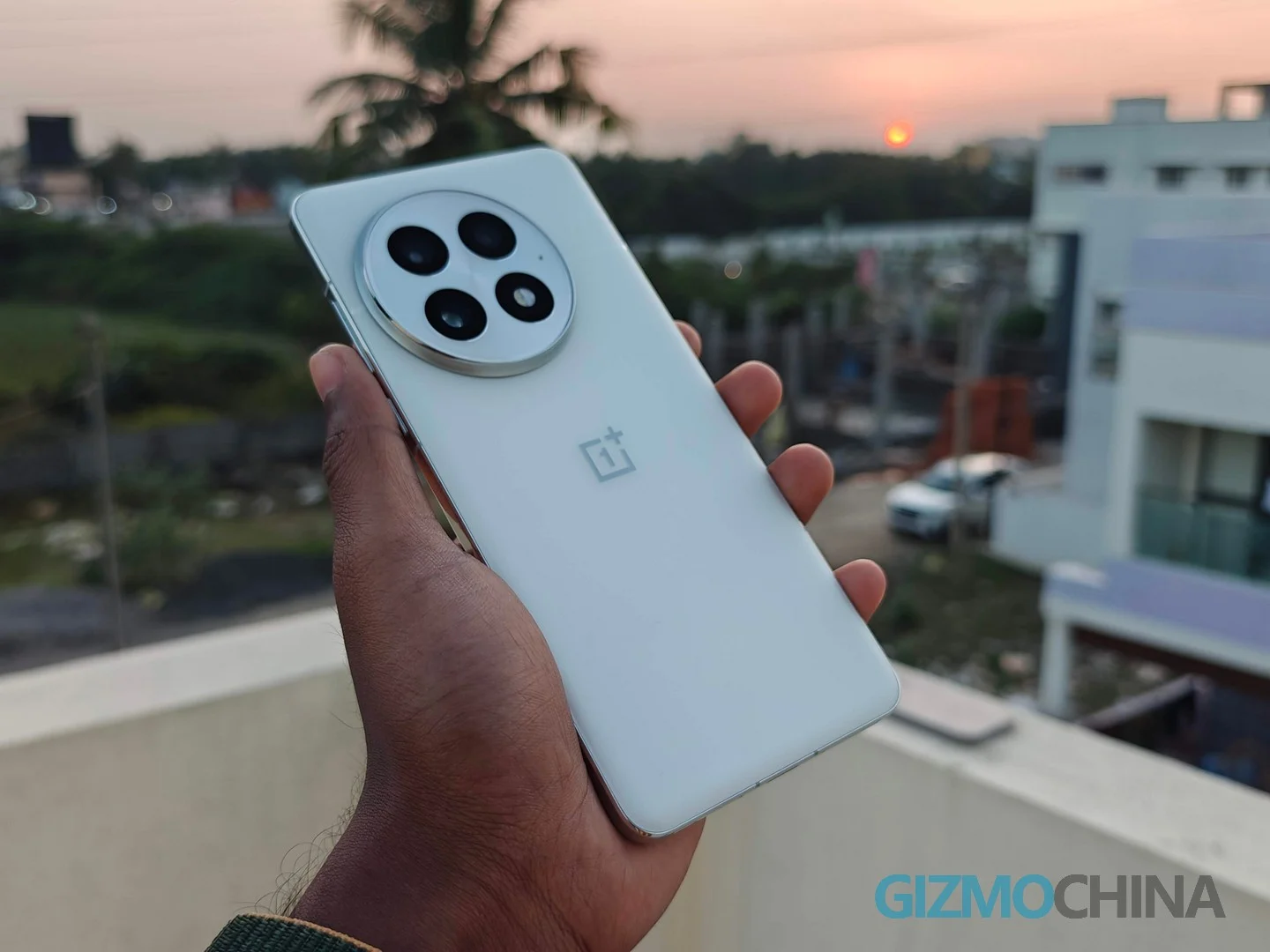 OnePlus 13 Review GizmoChina 09