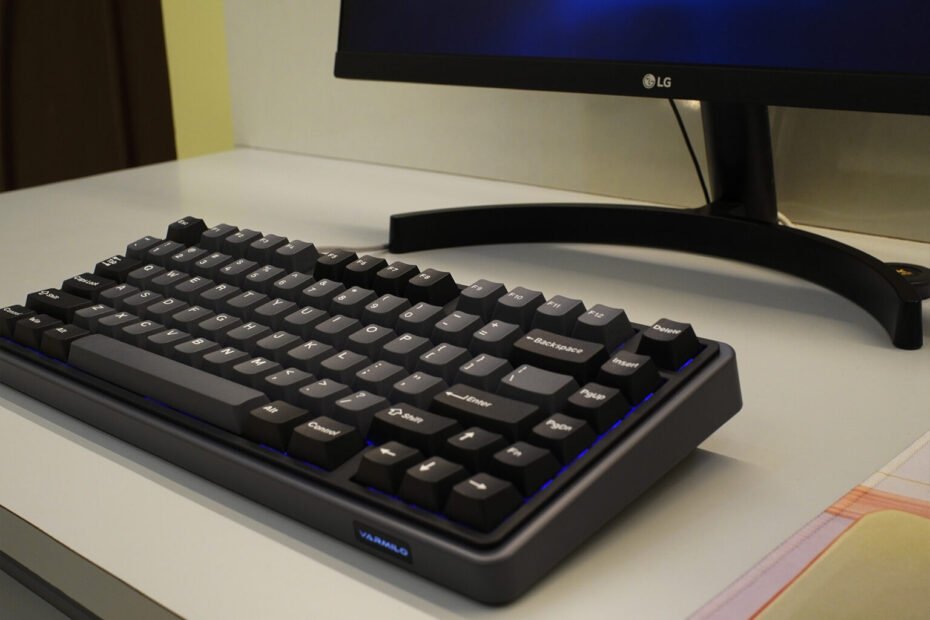 لوحة المفاتيح Varmilo Minilo 75 HE