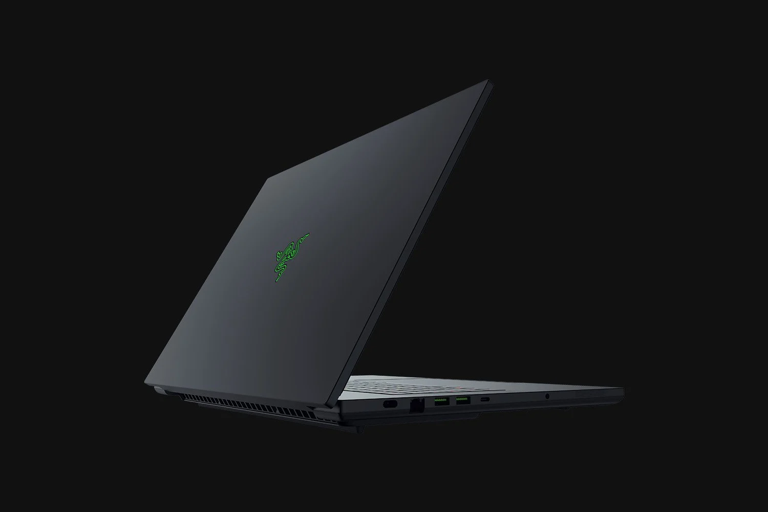 يتيح لك Razer Blade 18 مع RTX 5090