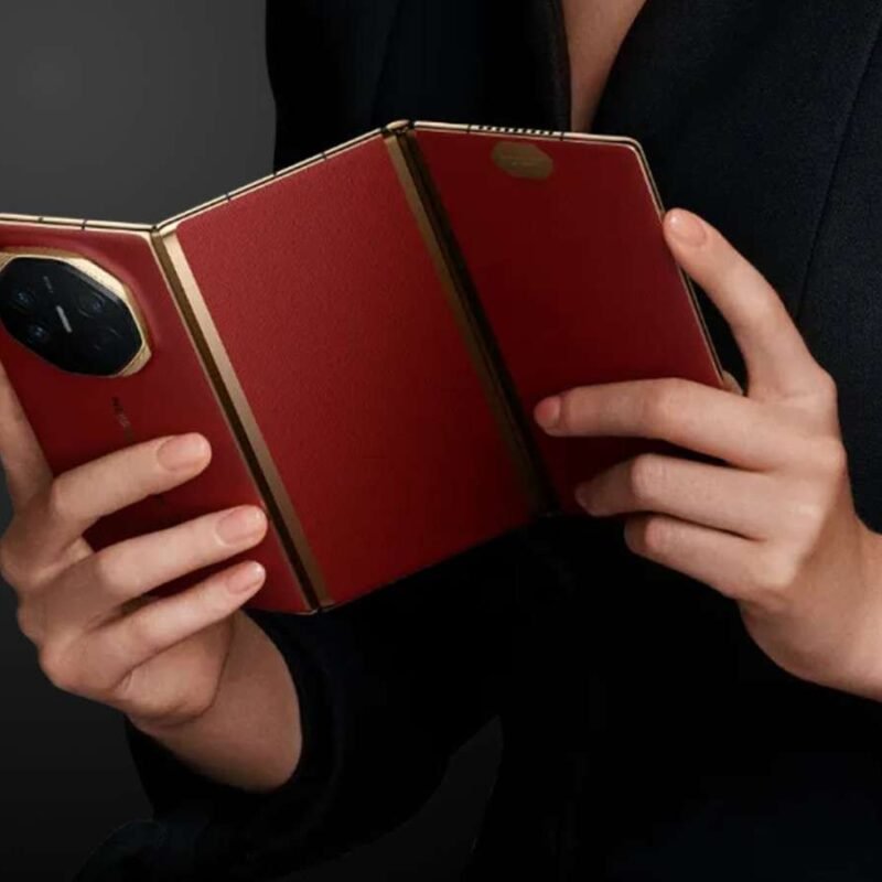 من المقرر إطلاق هاتف Huawei Mate XT 2 في سبتمبر مع دعم الاتصال عبر الأقمار الصناعية