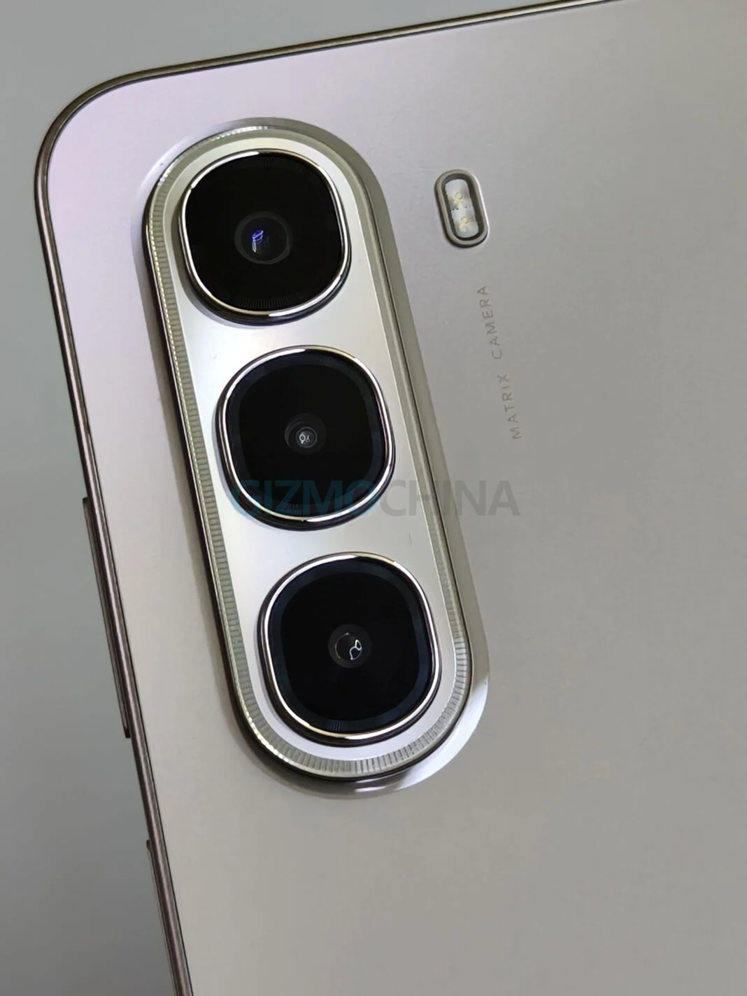 هاتف itel Zeno 5G