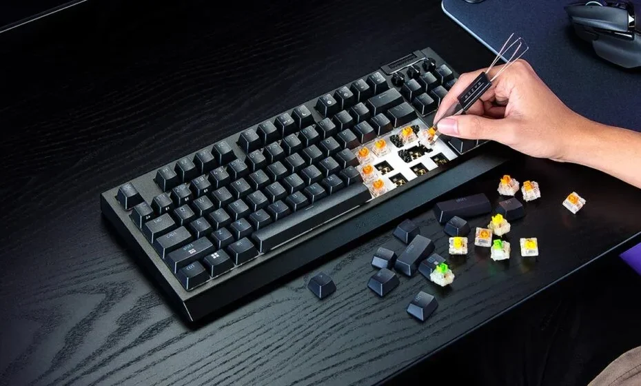Razer BlackWidow V4 Tenkeyless HyperSpeed