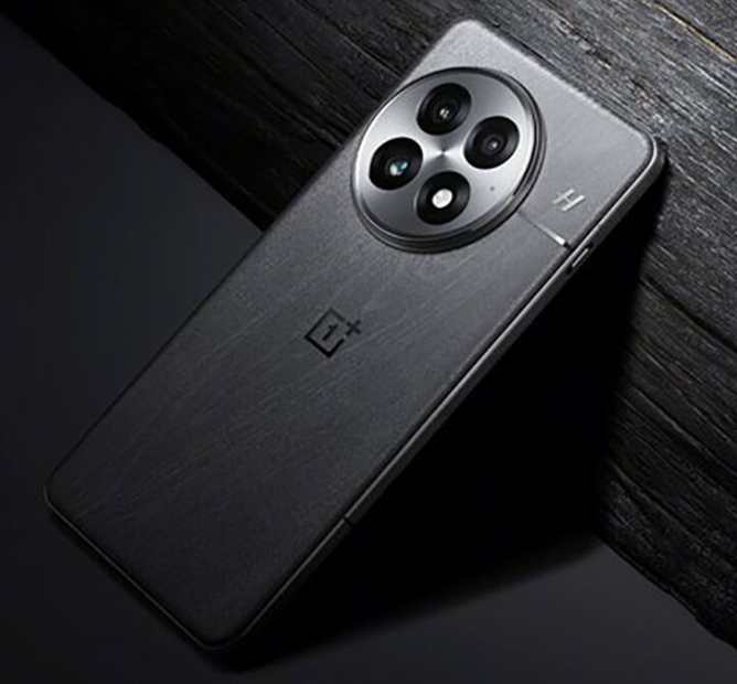 OnePlus 13 مقابل Vivo X200 FE
