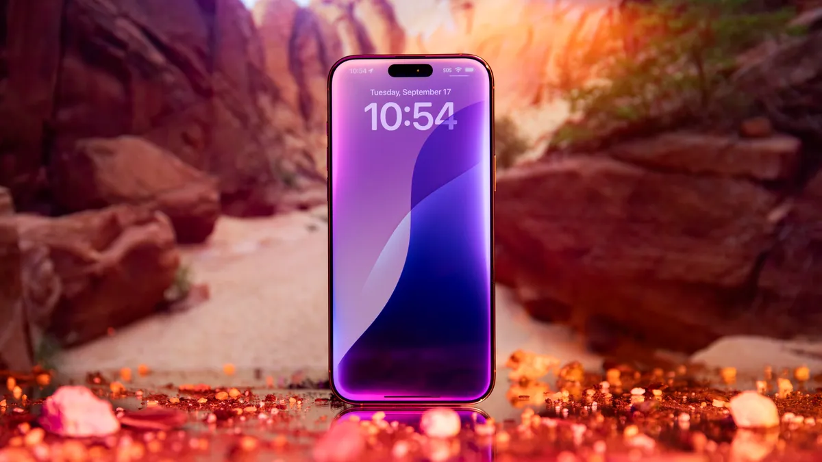 apple iphone 16 pro max apple intelligence siri halo glow 4676