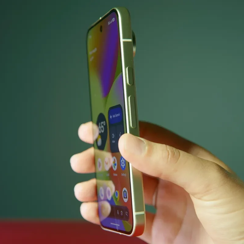 لقد وضعت يدي على Pixel 10: الإعداد المذهل للكاميرا الثلاثية ليس عامل الإبهار الوحيد