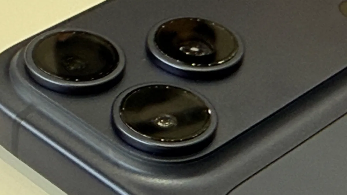 iphone pro scratches camera 1