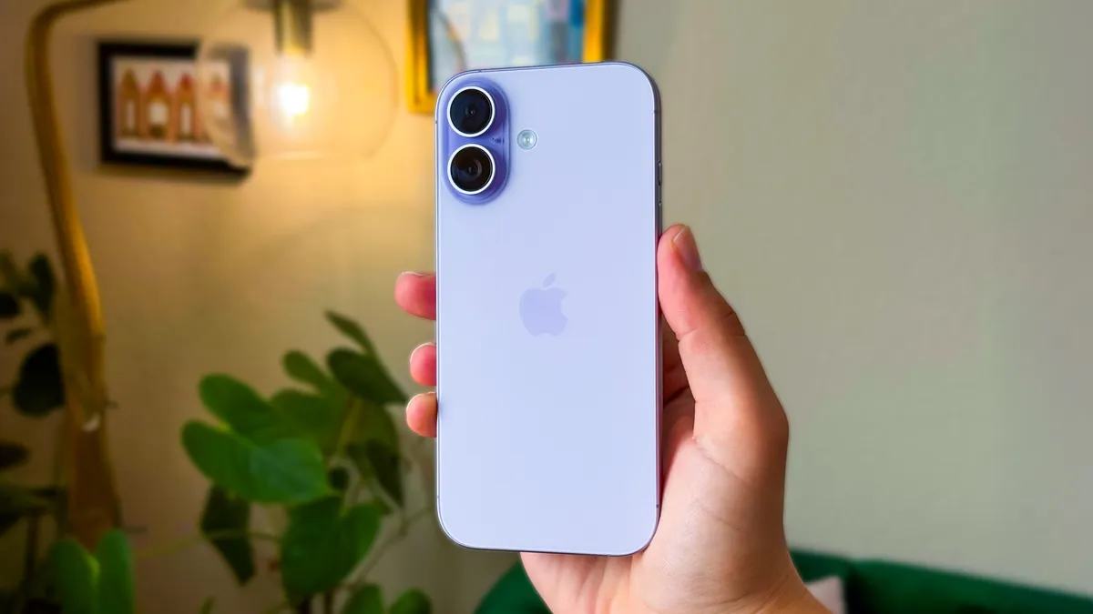هاتف iPhone 17 مقارنةً بسابقه هو تزويده بشاشة ProMotion