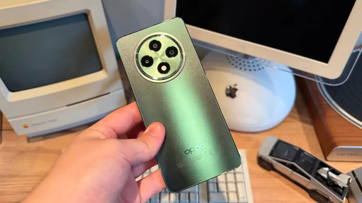 مراجعة كاملة اوبو رينو 12: التميز بأسعار معقولة، إعادة تعريف 14 Oppo Reno 12 FS Review Featured السعر والتوافر