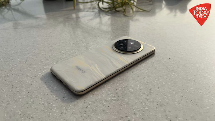 ريلمي 14 برو بلس: الملك الجديد للفئة المتوسطة؟ 3 realme 14 pro de