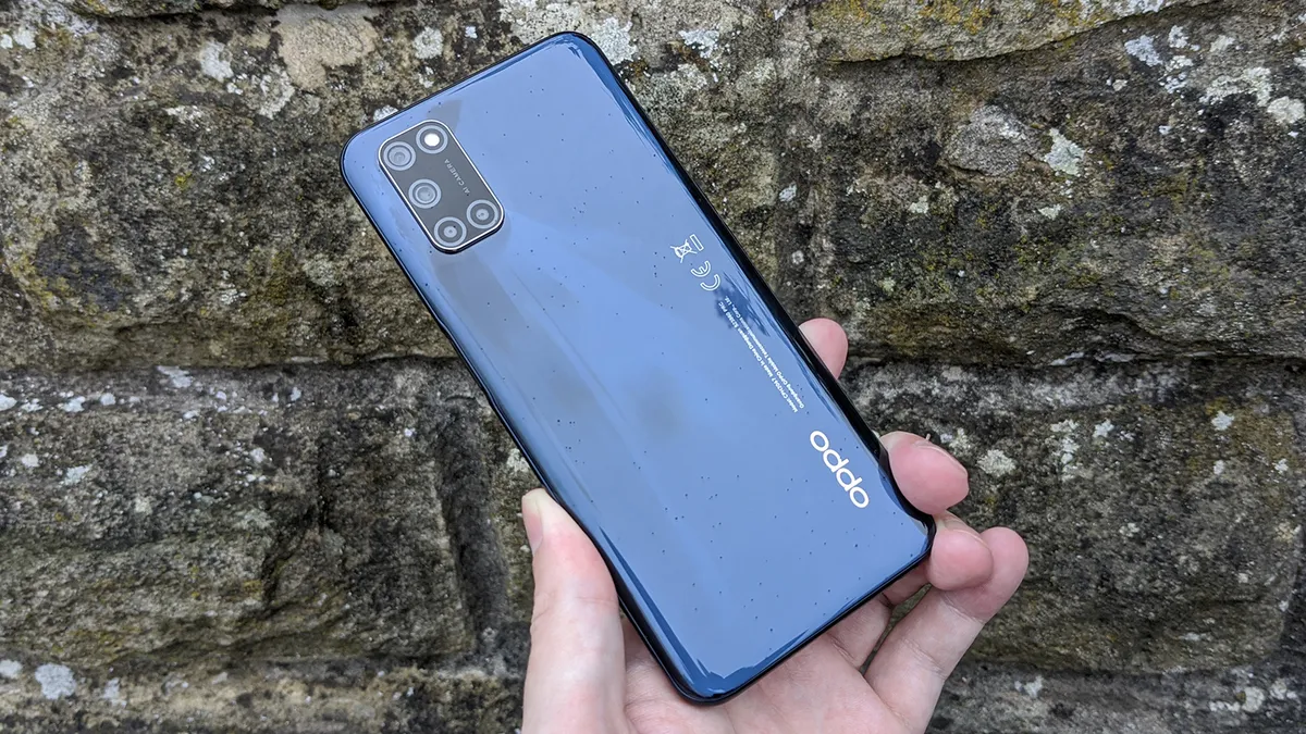 التصميم oppo A72