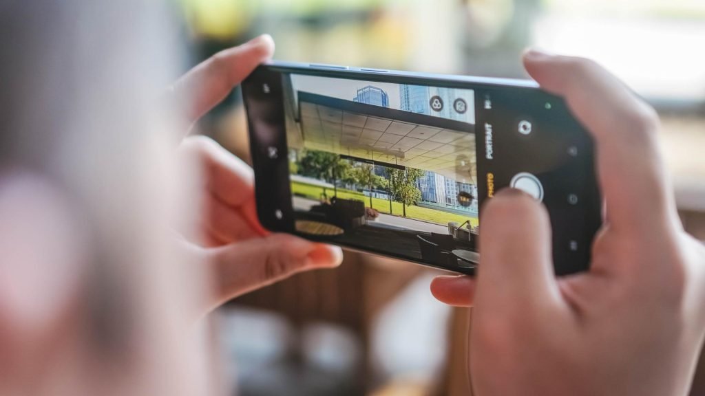 سعر ريلمي c65 : مميزات و عيوب ريلمي C65 11 240613 GadgetMatch realme C65 Usage Camera UI 2 1024x576 1