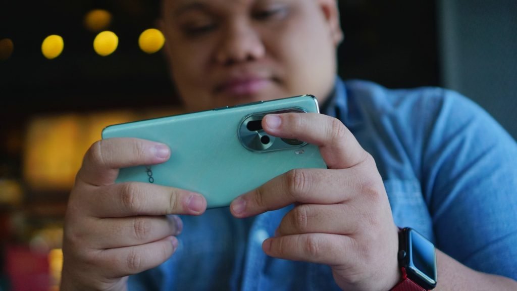 اوبو رينو 11: سعر اوبو رينو 11 38 oppo reno11 5g wave green photos gadgetmatch 20240201 23 1024x576 1