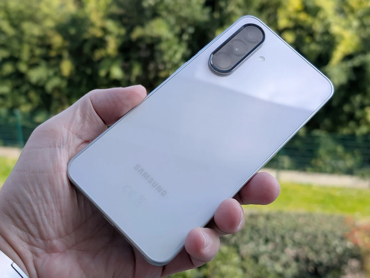 6 من افضل تليفون سامسونج و ارخصها في السوق 21 samsung galaxy a36 1 1200x904 1