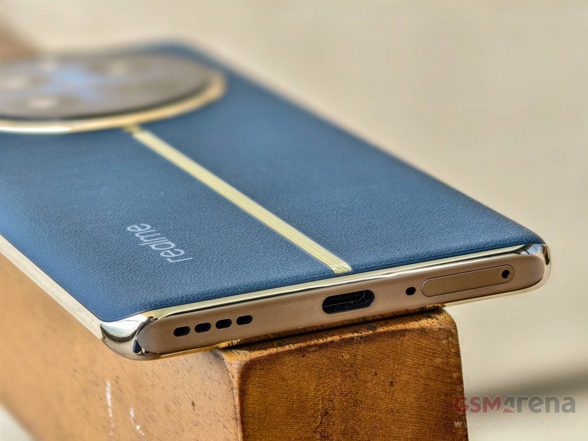 سعر ريلمي 12 برو: مواصفات Realme 12 Pro 60 نفاذ بطارية هاتف Realme 12 Pro، يمكنك شحنها باستخدام محول الطاقة المرفق