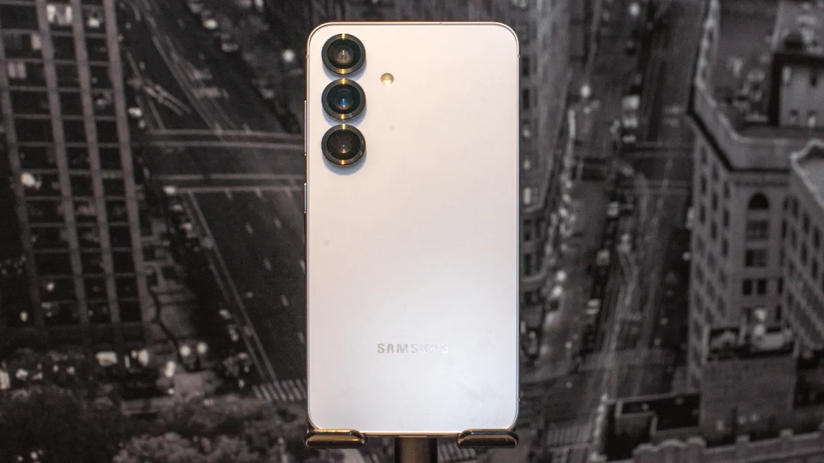 يبدو أن سامسونج تركز على الهواتف القابلة للطي في عام 2026 - إليك ثلاثة أسباب محتملة لذلك 3 QAjjLUGbQxfvDj3rieRRfK 1200 80.jpg