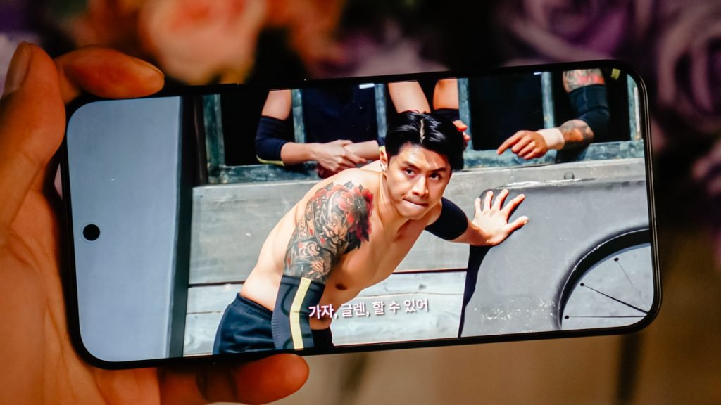 سعر OPPO Find X9 و مواصفاته - مميزات و عيوب أوبو فايند إكس 9 7 gadgetmatch 20251219 oppo find x9 20 netflix physical asia 1024x576 1