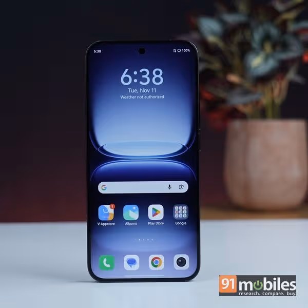 سعر iQOO 15 و مواصفاته - مميوات و عيوب آي كيو أو 15 5 iQOO 15 شاشة 2K عالية الجودة، مريحة للعين