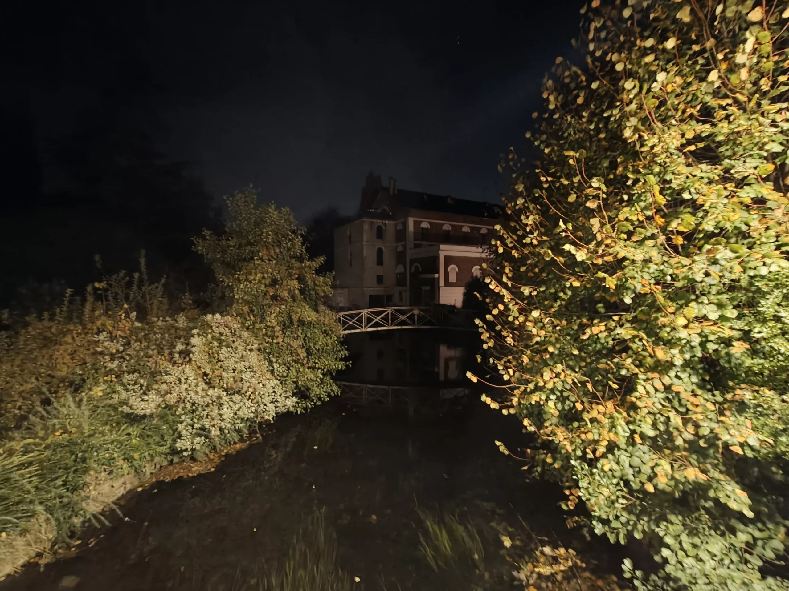 مراجعة هاتف Oppo Find X9 Pro: مصور بارع يفتقر إلى بريق معين 58 img20251026020436 scaled