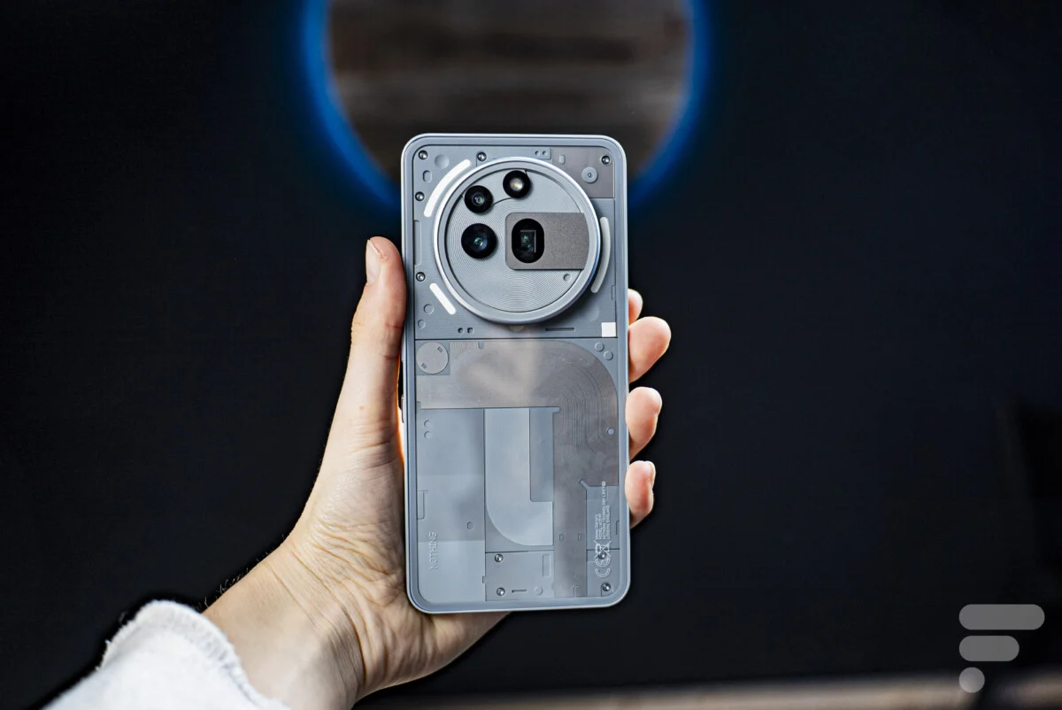 ما هي أفضل الهواتف الذكية في يناير 2026؟ 20 nothing phone 3a pro 12 1200x802 1