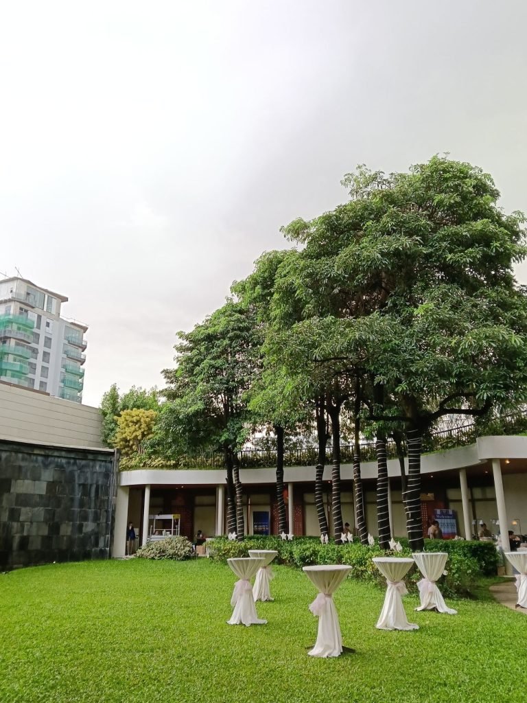 سعر أوبو A6 برو - مواصفات Oppo A6 Pro 16 oppo a6 pro camera photos 2