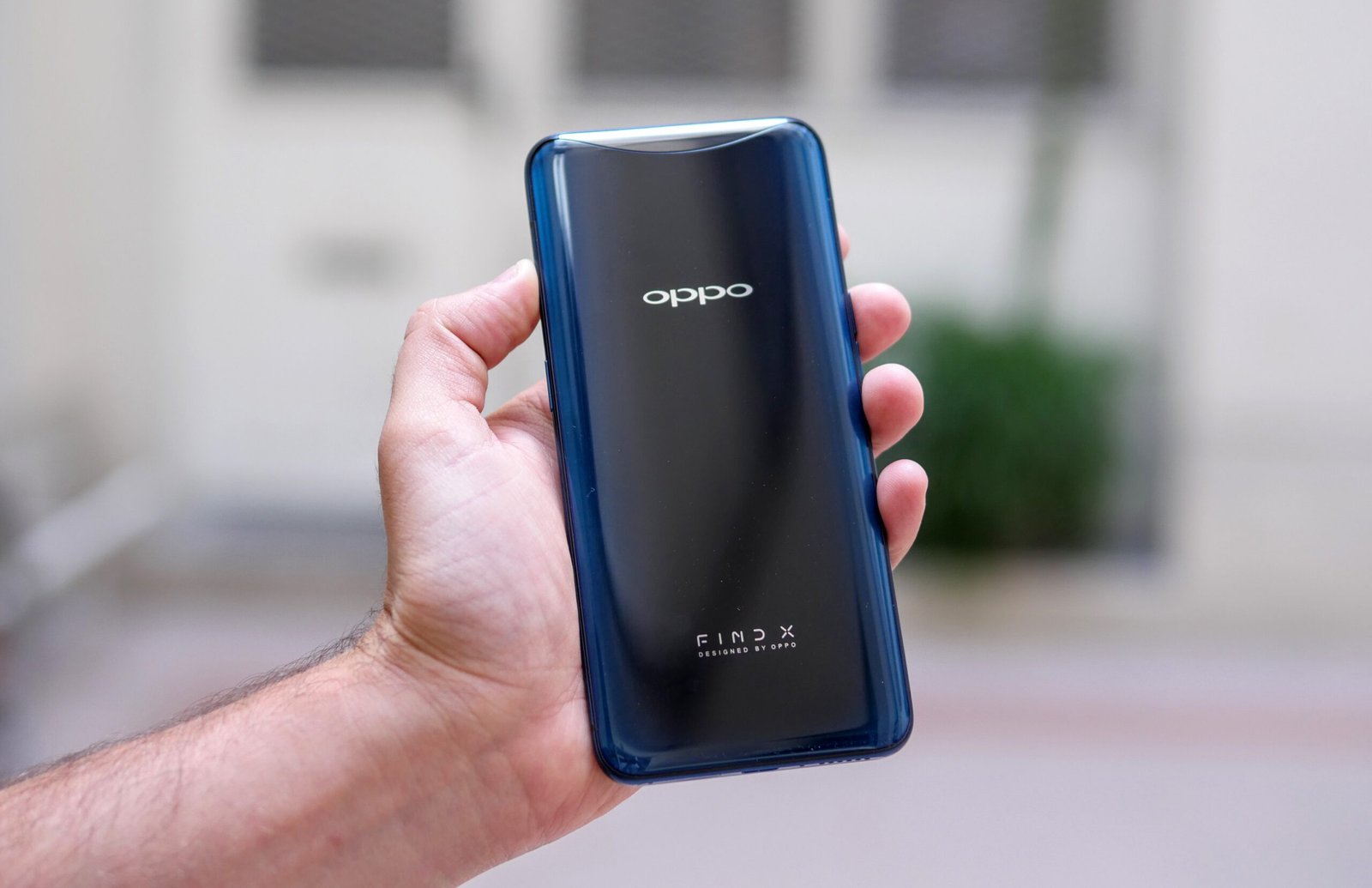 مراجعة هاتف Oppo Find X: جمال هيلين، ونقاط ضعفه 6 oppo find x p9130368 scaled