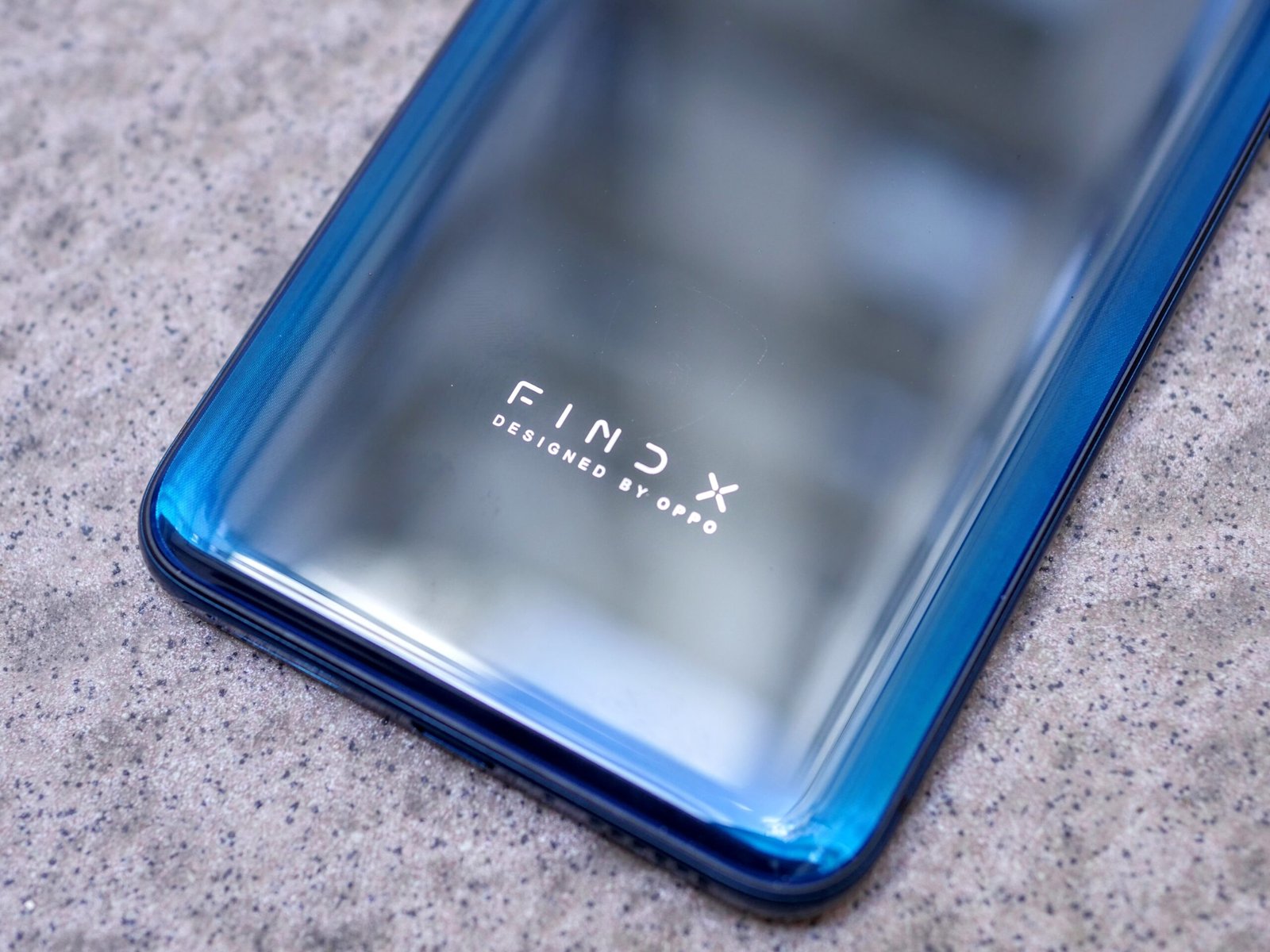 مراجعة هاتف Oppo Find X: جمال هيلين، ونقاط ضعفه 4 oppo find x p9130372 scaled