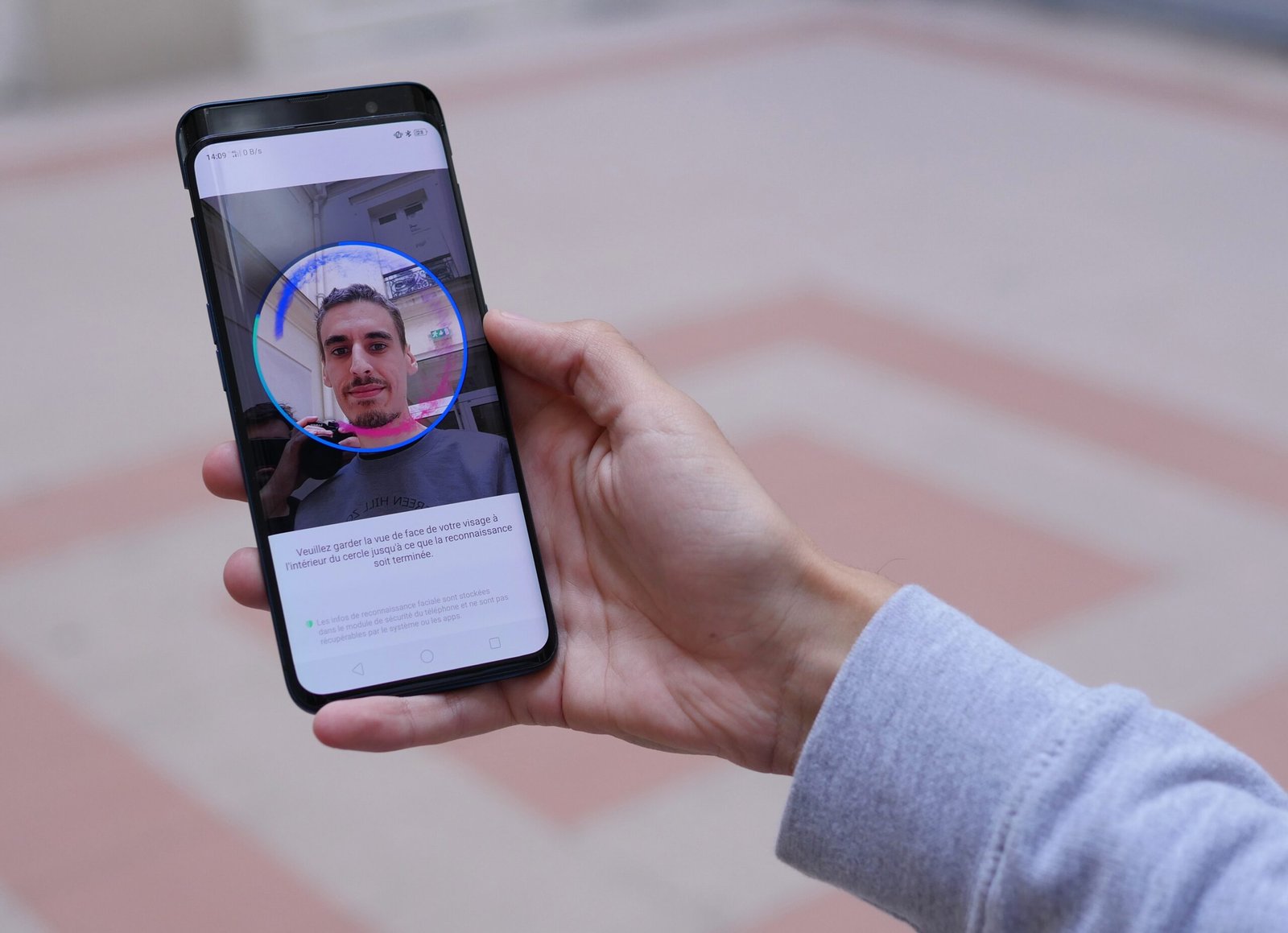 مراجعة هاتف Oppo Find X: جمال هيلين، ونقاط ضعفه 14 oppo find x p9130398 scaled