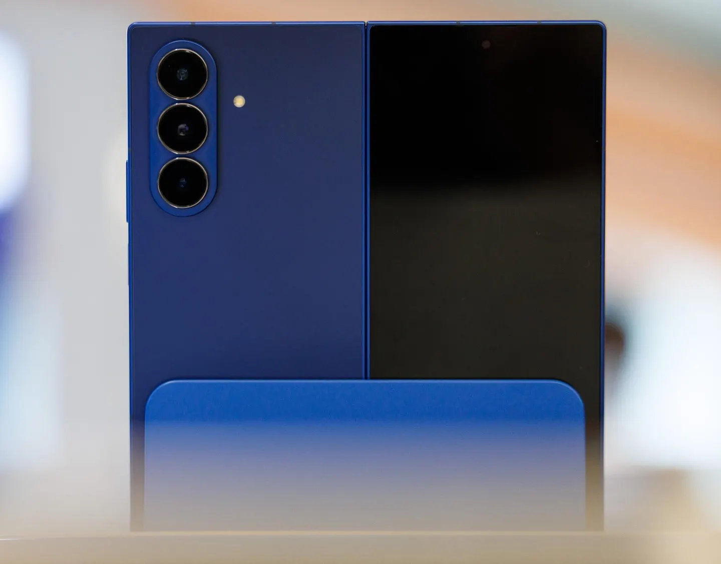 سعر سامسونج جالاكسي زد فولد 8 -Samsung Galaxy Z Fold 8 FE 2 سامسونج جالاكسي وايد فولد مقابل جالاكسي زد فولد 7 ما الفرق؟