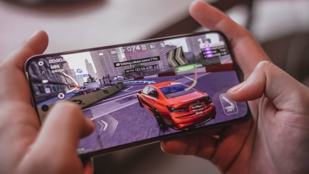 سعر أوبو A6 برو - مواصفات Oppo A6 Pro 3 يعمل هاتف OPPO A6 Pro 5G بمعالج