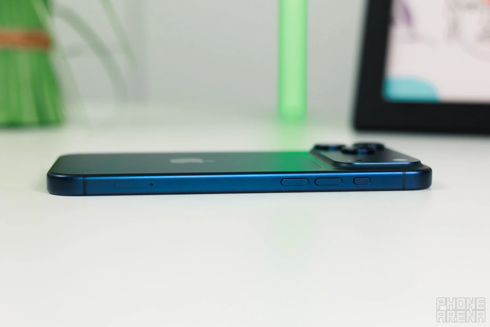 Apple iPhone 17 Pro Max 4