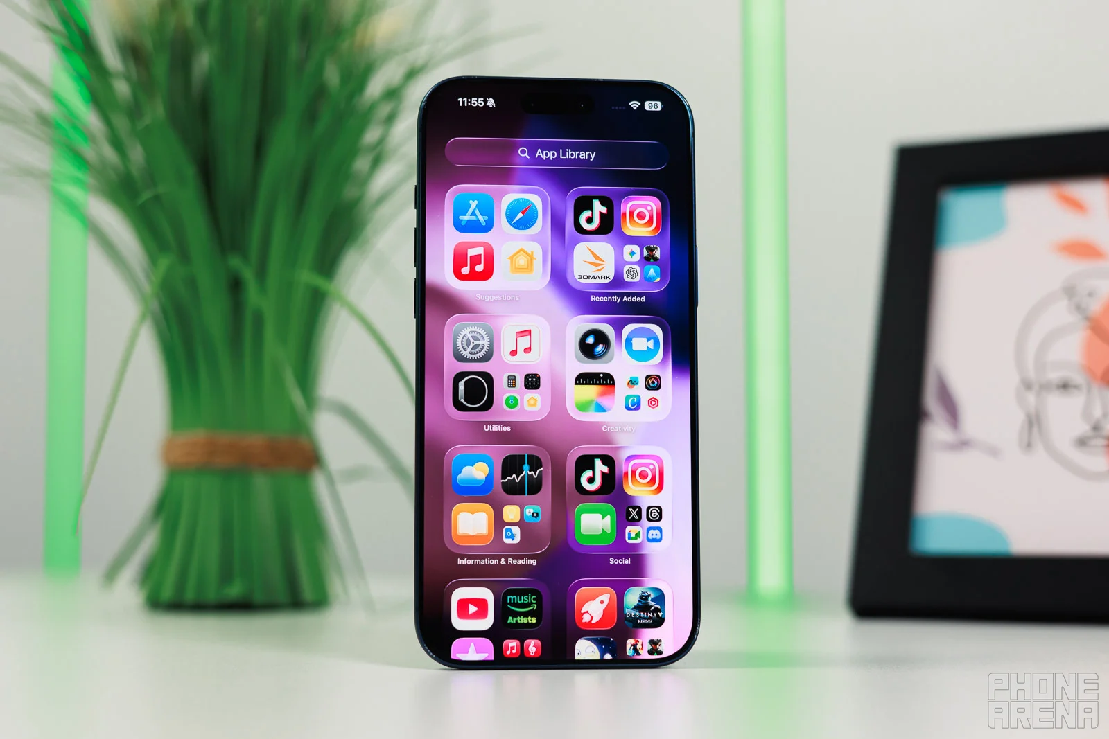 بعد أربعة أشهر، بات تصميم هاتف آيفون 17 برو ماكس المصنوع من الألومنيوم يحمل في طياته عيوباً واضحة. 4 Apple iPhone 17 Pro Max 6