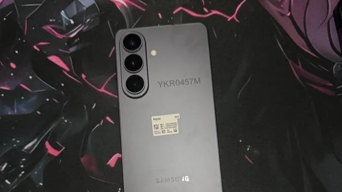 هاتف Galaxy S26 Plus غير مُعلن عنه يظهر على موقع Craigslist بسعر 1650 دولارًا 1 HBDabLqXkAA8oz9 1